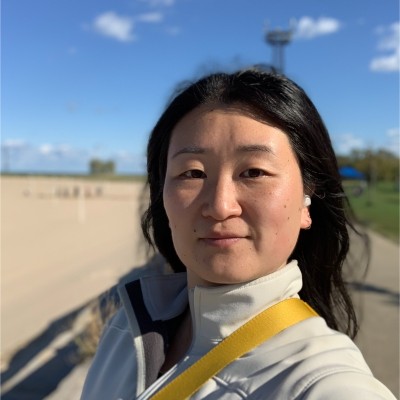 Mimi Zou